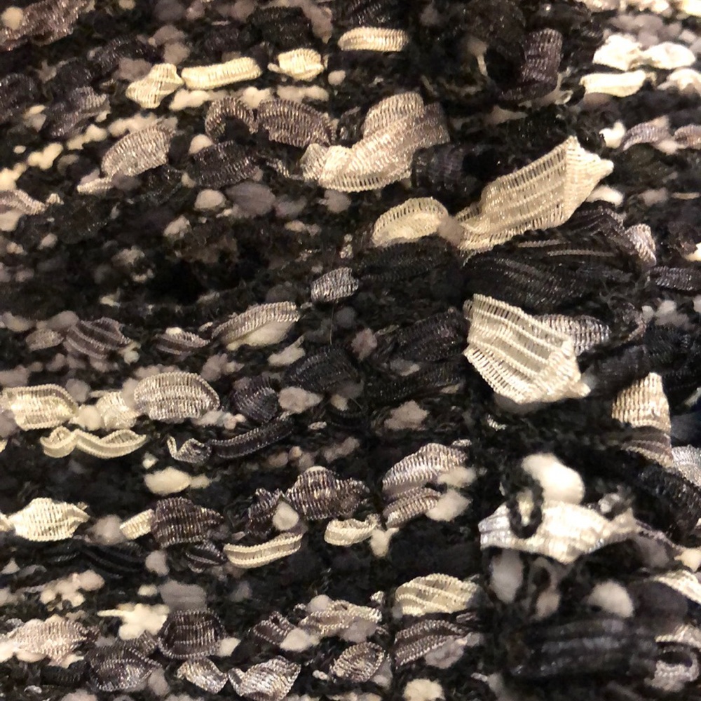 St. John Fringed Boucle Knit Tweed Blazer - Picture 7 of 7